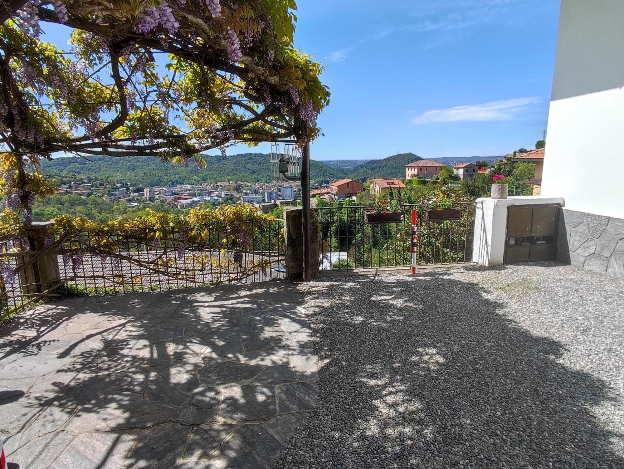 Villa Antonella, App. Vittoria Tavernerio エクステリア 写真